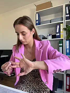 Hii Lolla online show from March 22, 8:05 am