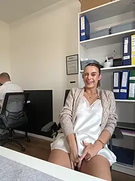 Hii Lolla online show from March 24, 8:03 am