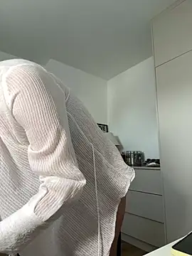 Snapshot of Hii_Lolla chatting on February 1, 9:29 am Hii Lolla online show from February 1, 9:29 am