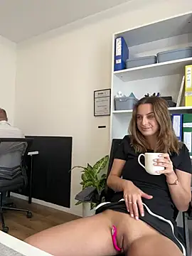 Hii Lolla online show from April 19, 7:31 am