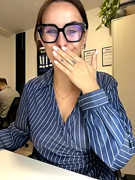 Hii Lolla online show from November 14, 7:01 am