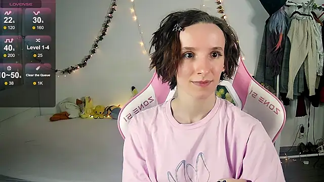 Snapshot of Violet_Veliya chatting on October 31, 5:42 pm Violet Veliya online show from October 31, 5:42 pm