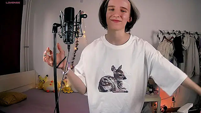 Snapshot of Violet_Veliya chatting on March 21, 3:46 pm Violet Veliya online show from March 21, 3:46 pm