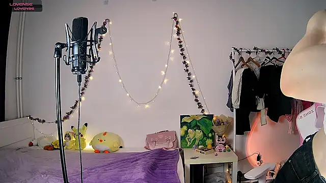 Snapshot of Violet_Veliya chatting on March 5, 4:13 pm Violet Veliya online show from March 5, 4:13 pm