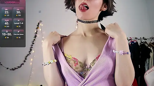 Snapshot of Violet_Veliya chatting on October 9, 4:07 pm Violet Veliya online show from October 9, 4:07 pm