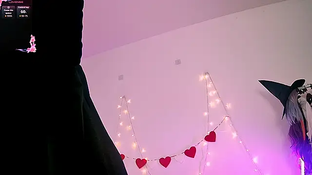 Snapshot of Violet_Veliya chatting on March 21, 3:27 pm Violet Veliya online show from March 21, 3:27 pm