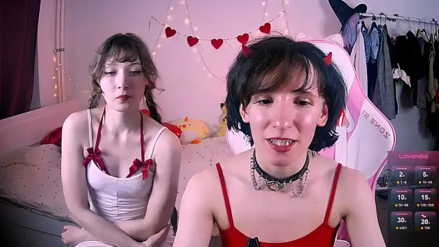 Snapshot of Violet_Veliya chatting on February 22, 5:36 pm Violet Veliya online show from February 22, 5:36 pm