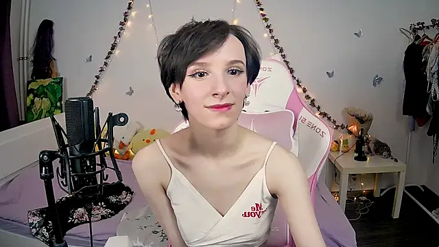 Snapshot of Violet_Veliya chatting on December 2, 3:42 pm Violet Veliya online show from December 2, 3:42 pm