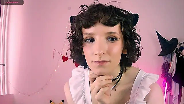 Snapshot of Violet_Veliya chatting on March 14, 11:16 am Violet Veliya online show from March 14, 11:16 am