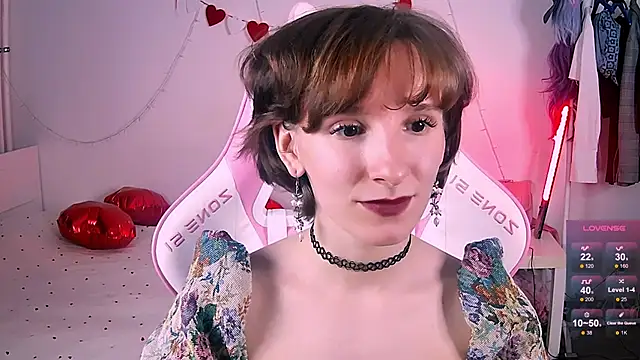 Snapshot of Violet_Veliya chatting on February 17, 4:04 pm Violet Veliya online show from February 17, 4:04 pm