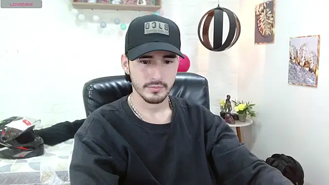 DmitriSanders online show from February 25, 9:04 pm