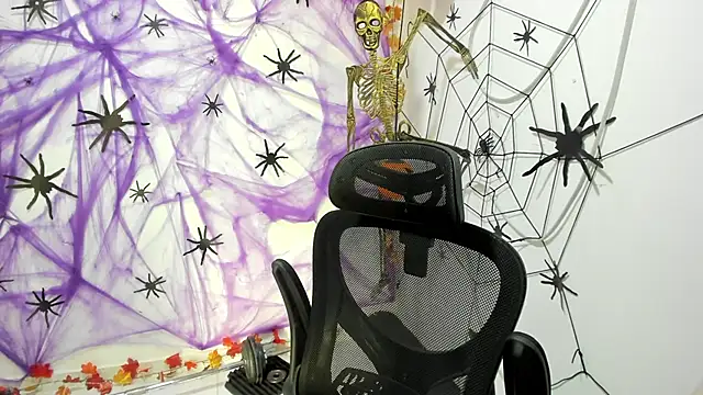 DmitriSanders online show from October 4, 6:53 pm