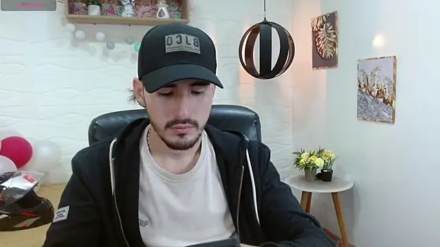 DmitriSanders online show from March 5, 9:37 pm