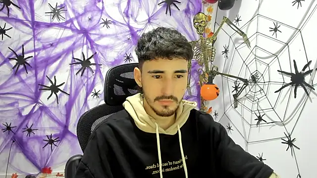 DmitriSanders online show from September 30, 9:32 pm