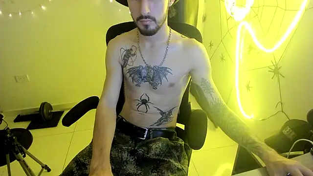 Snapshot of DmitriSanders chatting on February 2, 10:31 pm DmitriSanders online show from February 2, 10:31 pm