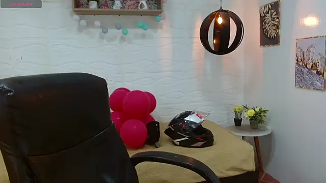 DmitriSanders online show from March 11, 7:47 pm