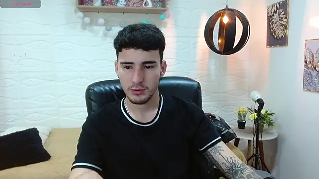 DmitriSanders online show from March 20, 8:40 pm