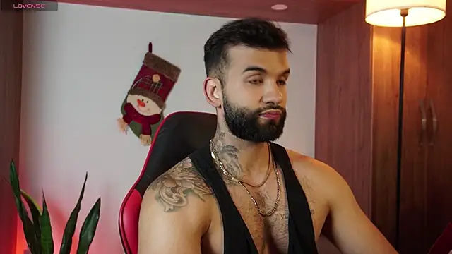 Snapshot of MarkHazze chatting on December 2, 12:22 am MarkHazze online show from December 2, 12:22 am