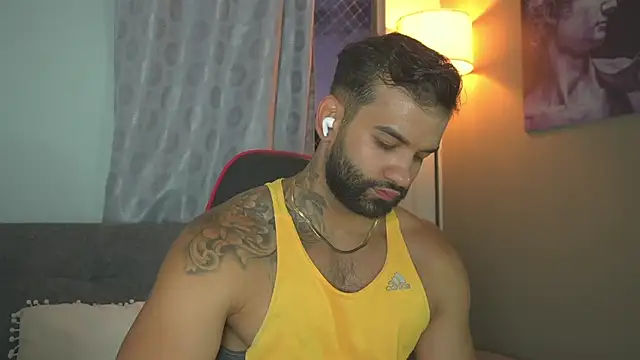 Snapshot of MarkHazze chatting on July 14, 11:44 pm MarkHazze online show from July 14, 11:44 pm