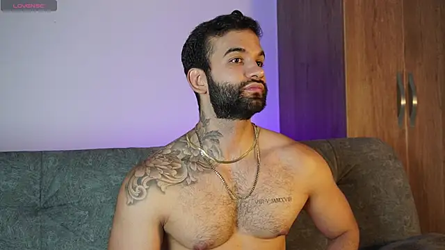 Snapshot of MarkHazze chatting on October 29, 11:03 pm MarkHazze online show from October 29, 11:03 pm