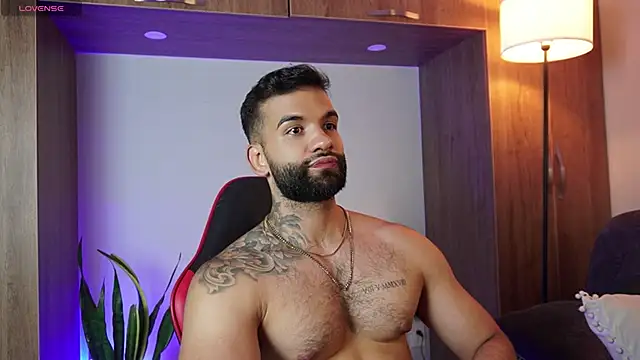 Snapshot of MarkHazze chatting on November 26, 11:27 pm MarkHazze online show from November 26, 11:27 pm