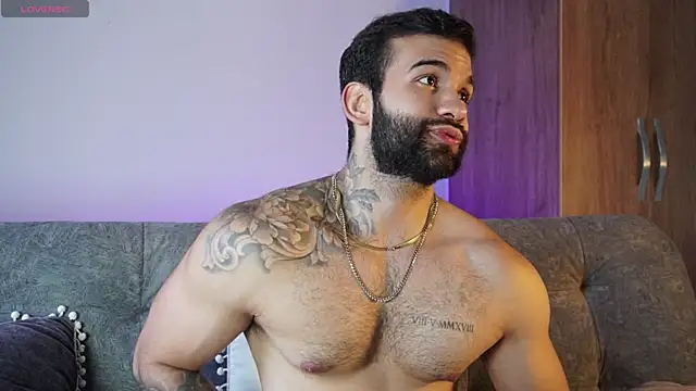 Snapshot of MarkHazze chatting on November 2, 9:53 pm MarkHazze online show from November 2, 9:53 pm