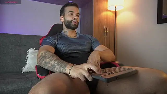 MarkHazze online show from February 15, 10:30 pm