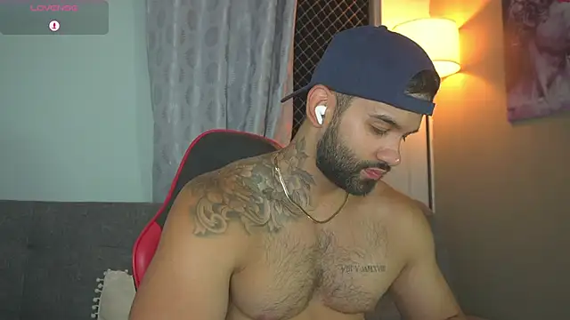 Snapshot of MarkHazze chatting on July 5, 12:15 am MarkHazze online show from July 5, 12:15 am