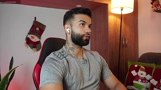 Snapshot of MarkHazze chatting on November 29, 11:27 pm MarkHazze online show from November 29, 11:27 pm