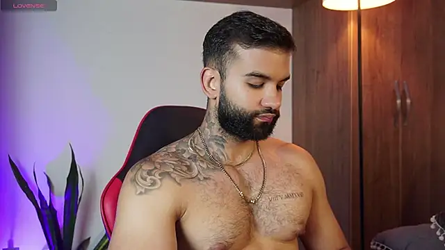 Snapshot of MarkHazze chatting on November 13, 9:51 pm MarkHazze online show from November 13, 9:51 pm