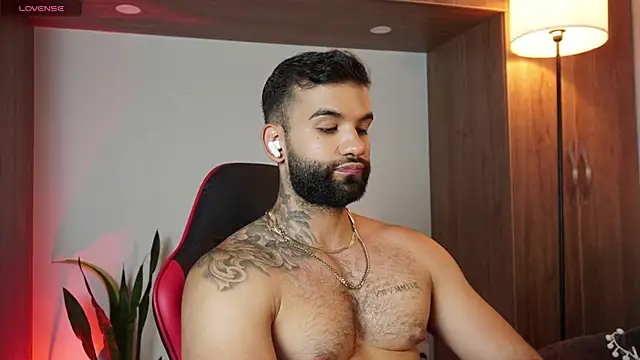 Snapshot of MarkHazze chatting on November 10, 10:26 pm MarkHazze online show from November 10, 10:26 pm