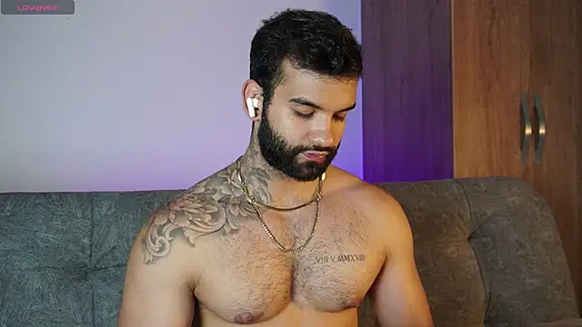 Snapshot of MarkHazze chatting on November 3, 11:08 pm MarkHazze online show from November 3, 11:08 pm