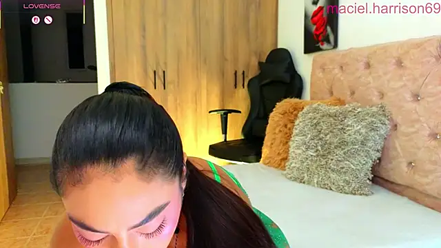 Snapshot of MacielHarrison chatting on February 12, 12:21 am MacielHarrison online show from February 12, 12:21 am