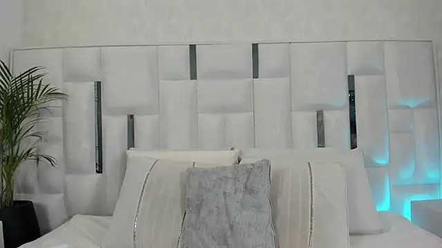 imkrystall online show from January 13, 8:24 pm