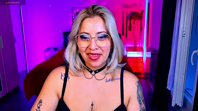 blackwidow s1 online show from April 18, 7:07 pm