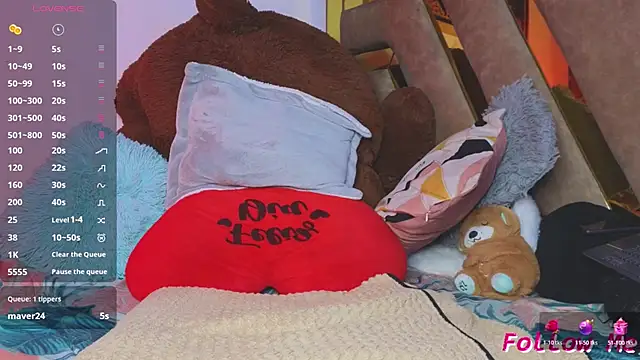 naatashamendozaa online show from April 8, 3:19 am