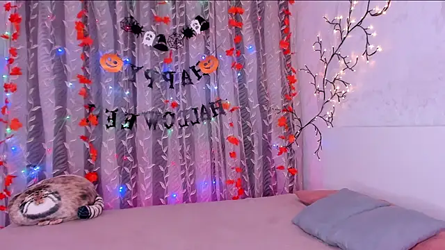 Snapshot of space_cowgirl chatting on November 8, 6:55 pm space cowgirl online show from November 8, 6:55 pm