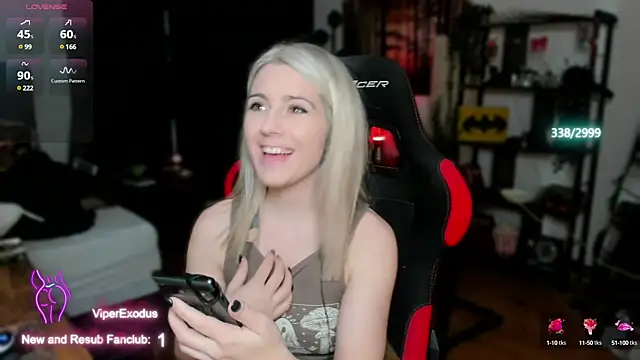 Snapshot of Lisaonthemoon chatting on March 19, 4:34 pm Lisaonthemoon online show from March 19, 4:34 pm