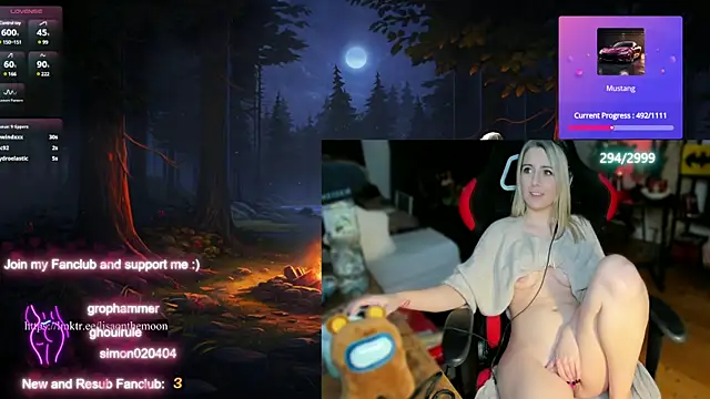 Snapshot of Lisaonthemoon chatting on March 6, 10:47 pm Lisaonthemoon online show from March 6, 10:47 pm