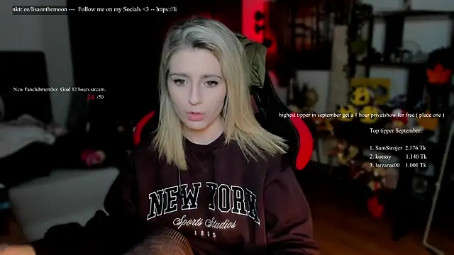 Snapshot of Lisaonthemoon chatting on September 17, 6:10 pm Lisaonthemoon online show from September 17, 6:10 pm