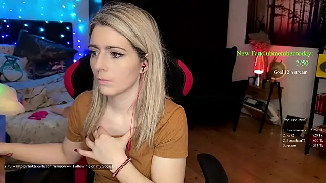 Lisaonthemoon online show from April 11, 1:37 pm