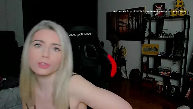 Snapshot of Lisaonthemoon chatting on February 25, 7:36 pm Lisaonthemoon online show from February 25, 7:36 pm