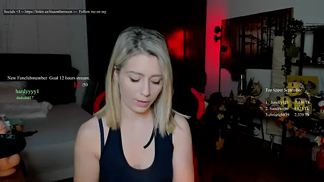 Snapshot of Lisaonthemoon chatting on September 27, 1:06 pm Lisaonthemoon online show from September 27, 1:06 pm