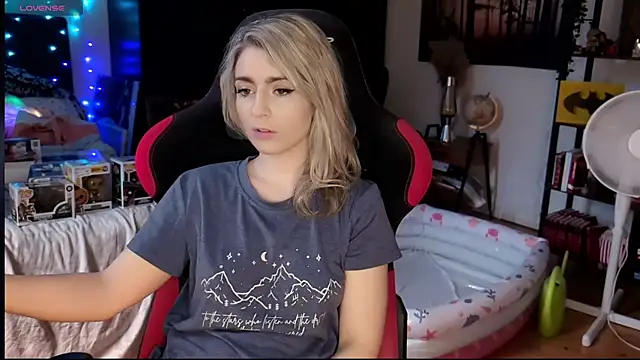 Lisaonthemoon online show from July 14, 7:20 pm