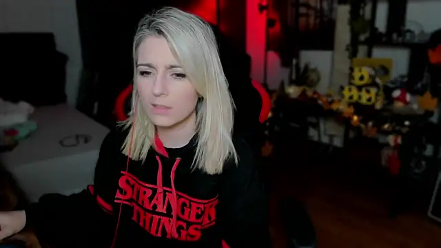 Snapshot of Lisaonthemoon chatting on September 25, 5:52 pm Lisaonthemoon online show from September 25, 5:52 pm