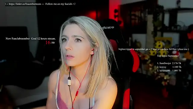 Snapshot of Lisaonthemoon chatting on September 16, 6:42 pm Lisaonthemoon online show from September 16, 6:42 pm