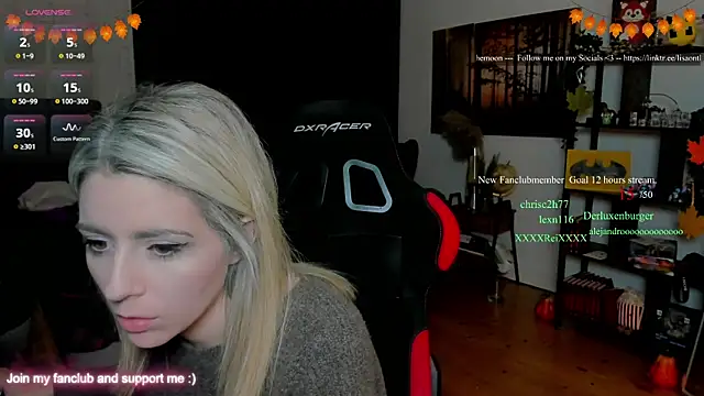 Snapshot of Lisaonthemoon chatting on November 23, 6:29 pm Lisaonthemoon online show from November 23, 6:29 pm