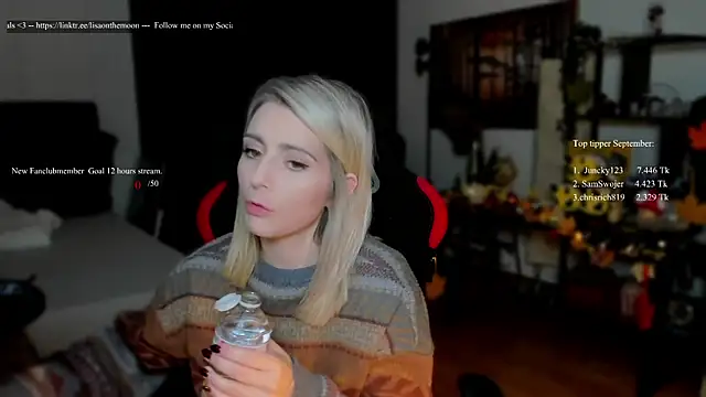 Snapshot of Lisaonthemoon chatting on September 24, 5:19 pm Lisaonthemoon online show from September 24, 5:19 pm