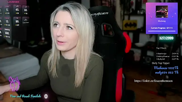 Snapshot of Lisaonthemoon chatting on March 15, 8:43 pm Lisaonthemoon online show from March 15, 8:43 pm