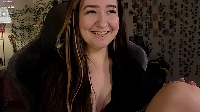 Megan  Hart online show from December 29, 2:10 pm